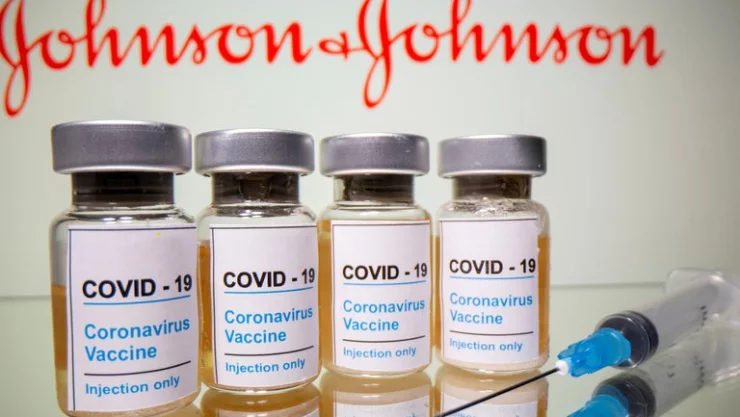 La vacuna contra la COVID-19 Johnson & Johnson sería la tercera en recibir una autorización de la FDA para ser distribuida en Estados Unidos.