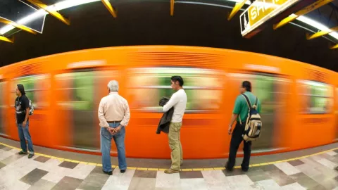 metro cdmx multa por usar asientos reservados