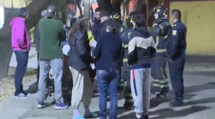 Mientras Dormía: Tras intoxicarse con monóxido de carbono, vecinos realizaron un milagroso rescate y salvan a familia en la Jardín Balbuena de la CDMX.