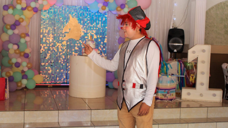 Payaso, Kokito de Dulce, realiza shows por útiles escolares