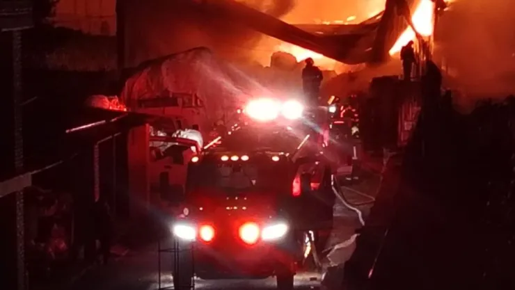 incendio bodega.jpg