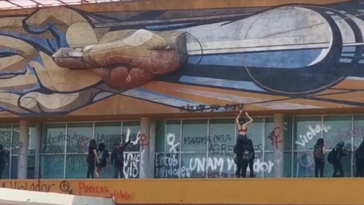 MURAL SIQUEIROS .jpeg