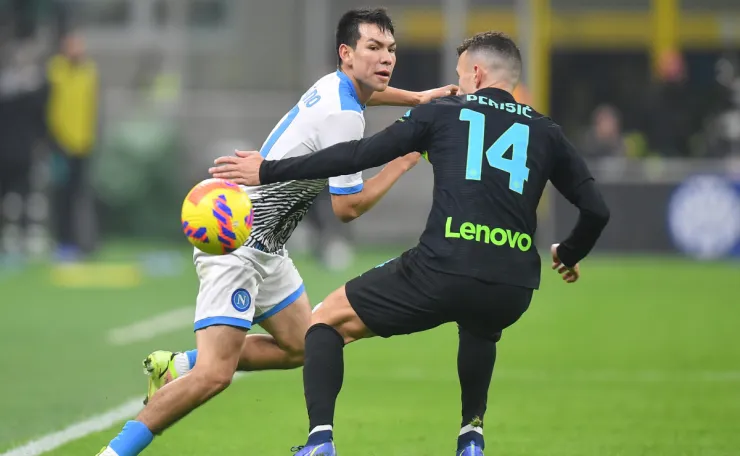 Chucky Lozano ante el inter de Milán