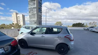 FOTOS: ¡Se movió solo! Fuertes vientos desplazan auto en estacionamiento de Puebla hoy ¿Cómo pasó?