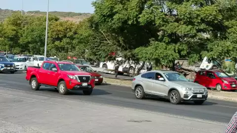 Volcadura Paseo de la República.jpeg