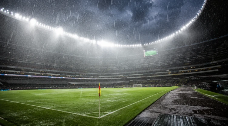 Protocolo por tormenta eléctrica en el Estadio Ciudad de México