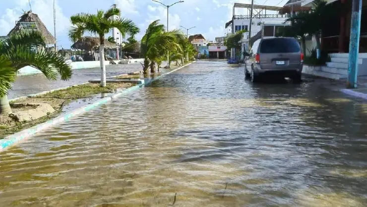 Paso del Huracán Helene en Yucatán dejó calles inundadas en Río Lagartos
