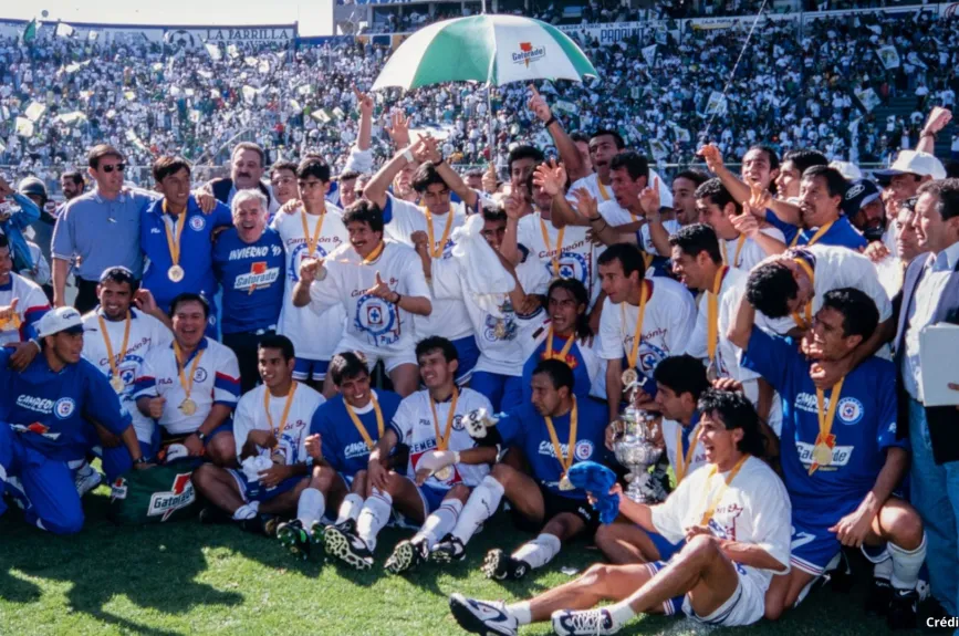 20 cruz azul campeón 1997 final león.jpg