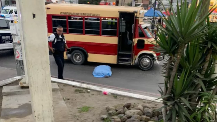 Una mujer fue arrollada por una calafie roja y perdió la vida en Tijuana