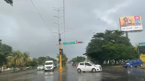 Se registra fuerte lluvia en Cancún esta tarde de jueves 19 de octubre de 2023