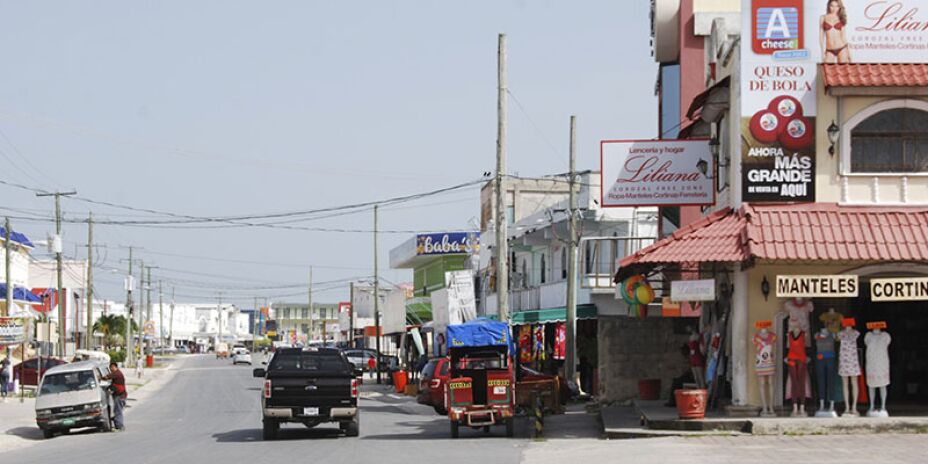 Abren jornadas de vacunación para mexicanos en Zona Libre de Belice