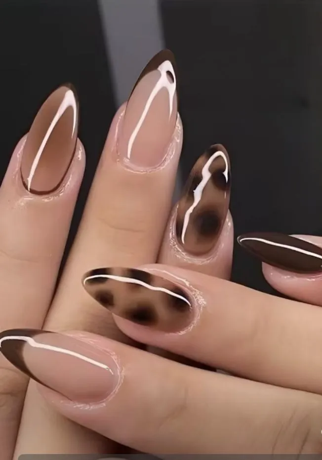 39 diseños de uñas que puedes usar en rubber y se verán elegantes: en cuadradas o almendradas