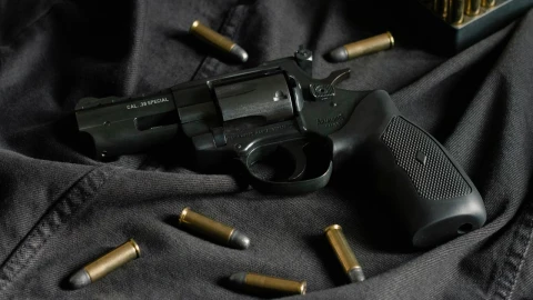 Mujer dispara con pistola fantasma contra excursionistas en San Diego