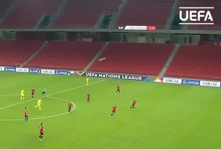 Video: El golazo de media cancha en la UEFA Nations League que le dio la vuelta al mundo