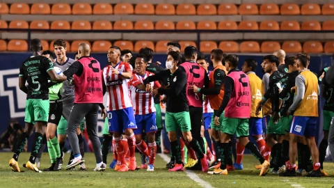 Félix Torres recibió insultos racistas por parte de jugadores del Atlético San Luis