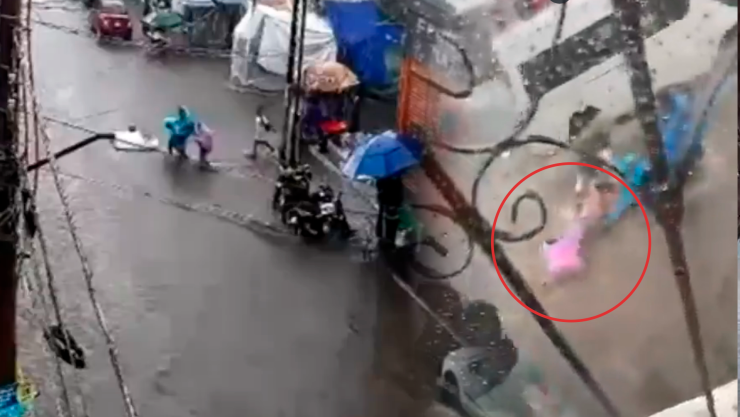 Niños arrastrados por la corriente