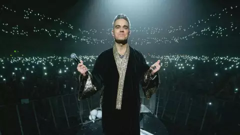 Robbie Williams.