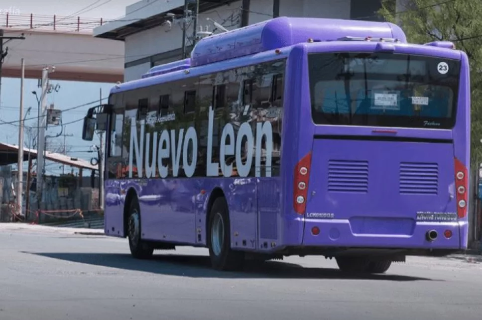 Mandan al corralón a 31 camiones por tarifa ilegal en Nuevo León