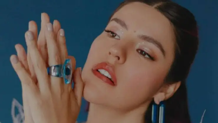 Lesslie Polinesia se pronuncia tras los rumores de infidelidad del papá de su bebé