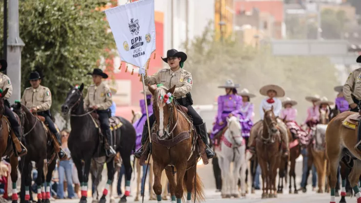 Chihuahua vive el Grito: Desfile del Día de la Independencia reúne a cientos de familias