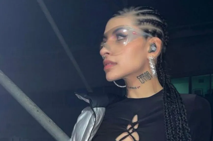 Cazzu de perfil.jpg