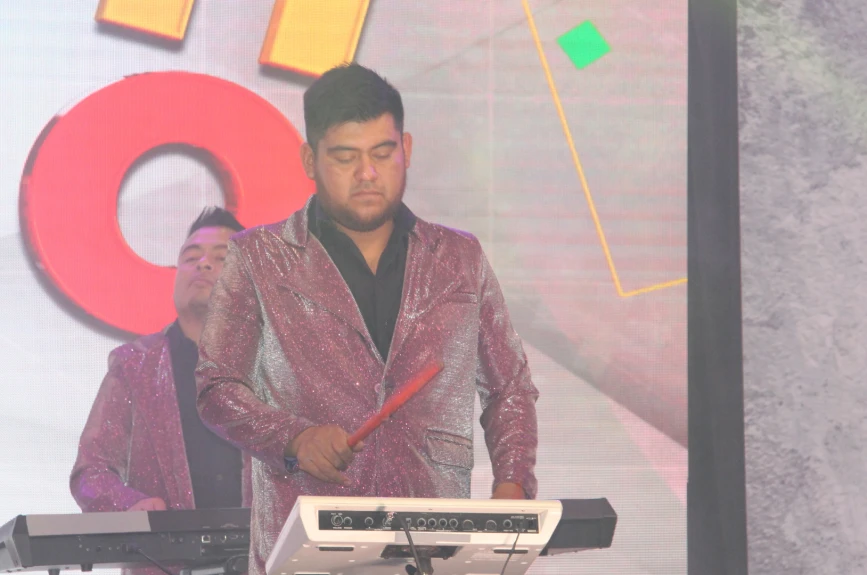 Gran ambiente se vivió durante la presentación.
