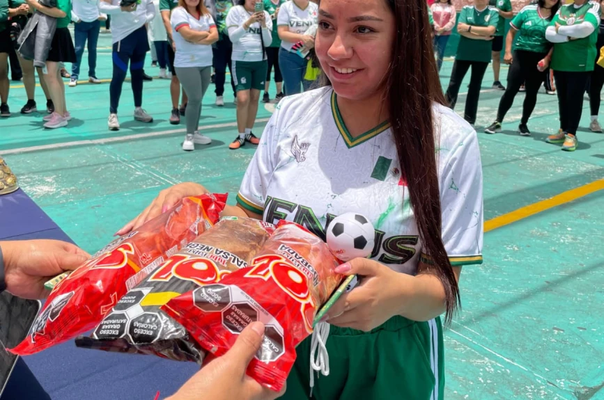 Tanda de penales con la Gira Vive sin Drogas.