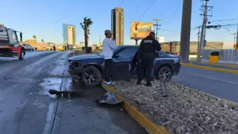 perder el control de su vehículo Periférico de la Juventud