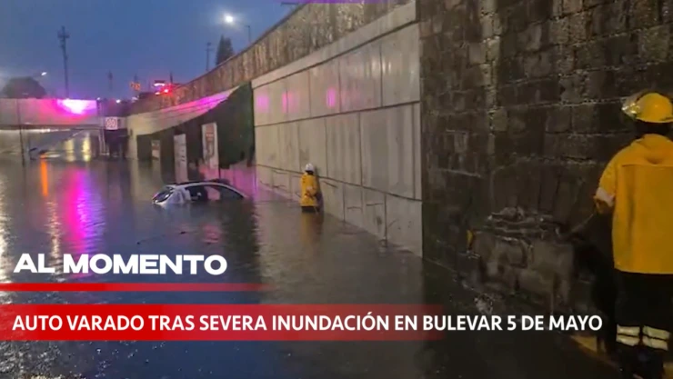 Autos atorados en inundación del tunel 5 de mayo Puebla