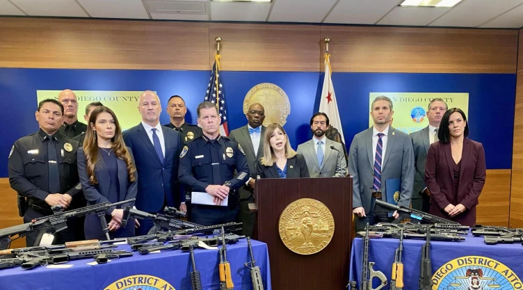 Desmantelan red de la Mafia Mexicana en San Diego: 39 arrestos