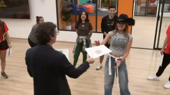 Mar Lara nos cantará una canción hermosa que hará lucir su voz...