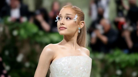 Ariana Grande prepara gira mundial para el 2025
