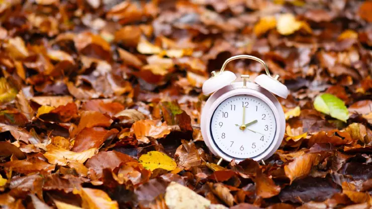 En Estados Unidos, el cambio de horario de verano finaliza cuando empieza la estación de otoño.