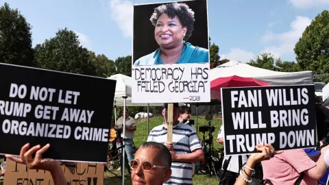 Donald Trump se entrega a las autoridades de Georgia