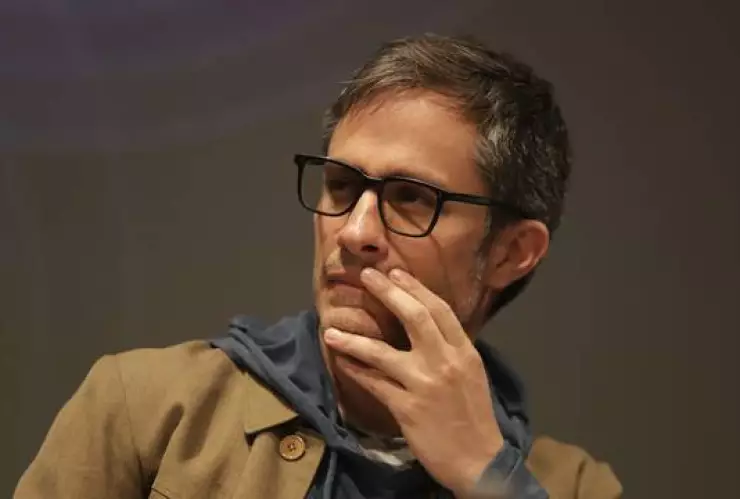 Gael García Bernal fue captado como Cassandro, su nuevo personaje en su regresó a los sets.