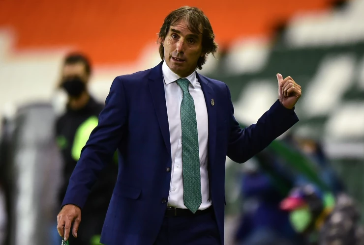 Guillermo Almada técnico de Santos