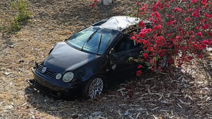 FOTO Hombre en presunto estado de ebriedad dormita y termina volcando su auto en Periférico