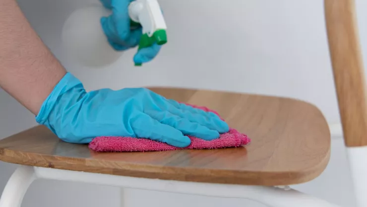 ¿Cómo hacer que los muebles no se llenen de polvo? ¡Truco infalible!