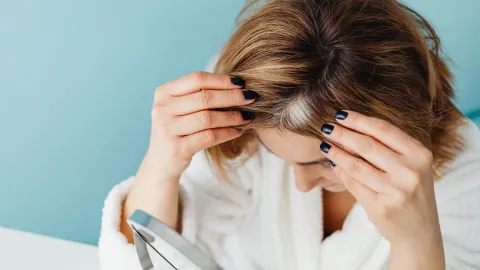 Elimina las canas con un tinte de café casero