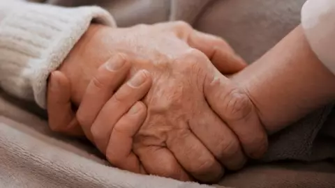 homicidio de mujer de 100 años