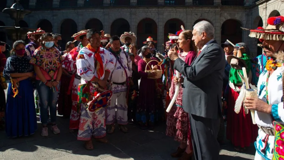 AMLO COMUNIDAD WIXÁRIKA 23 MAR 2022.jpeg