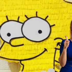 3 diseños de piñatas inspirados en Lisa Simpson, ideal para cumpleaños infantiles