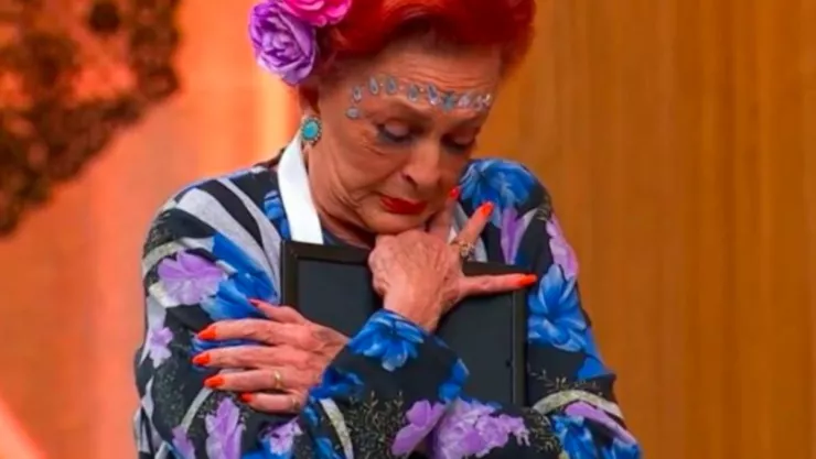 Se aparece una mujer de negro en funeral de Talina Fernández