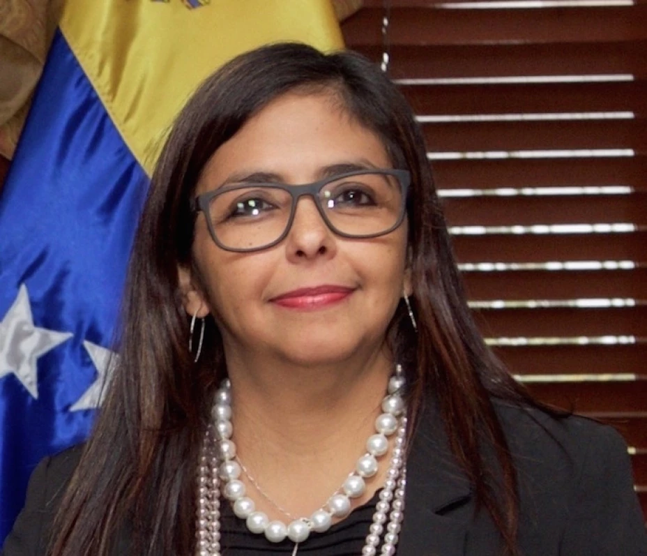 Delcy arremete presidentes