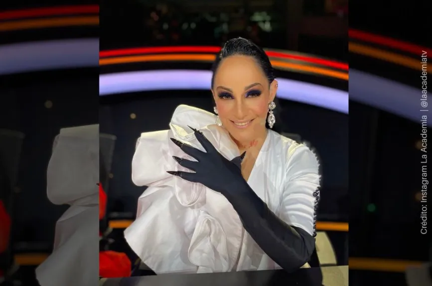 Lola Cortes guantes.jpg