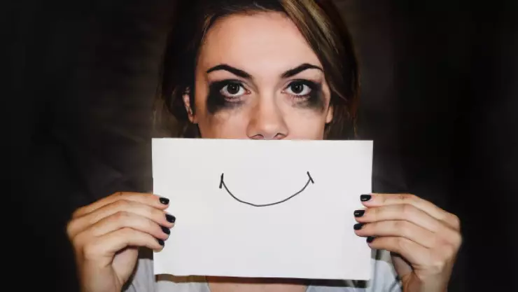 Mujer ingiere remedio de chamán y MUERE envenenada