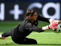 Yann Sommer en su calentamiento previo al partido en contra de Italia.jpg