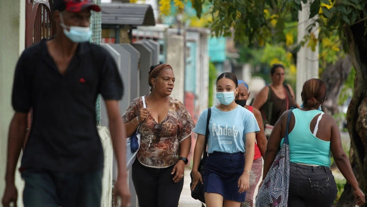 Salud: Cuba emilina uso de cubrebocas por avance de vacunación COVID