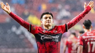 Así es un día en la vida de Gilberto Mora.