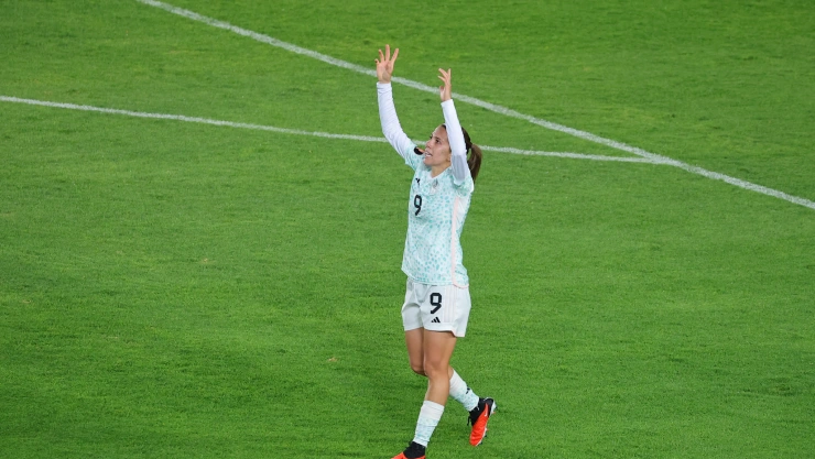 Alicia Cervantes festeja gol con Selección Mexicana.jpeg